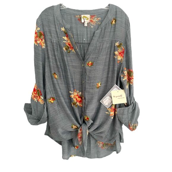 New Fig & Flower Embroidered Floral Gray Button up Top Sz X1 - Picture 1 of 11